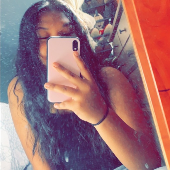 Meet your Posher, Estefany - Picture 1 of 1